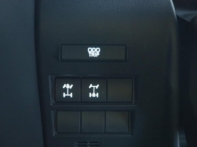 صورة 56 لـ 2025 Toyota LAND CRUISER 300