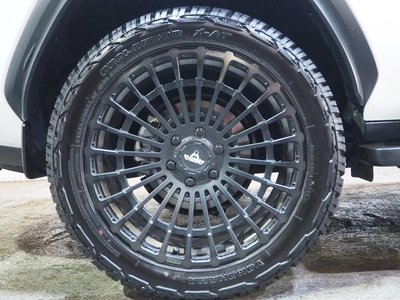 صورة 22 لـ 2025 Toyota LAND CRUISER 300