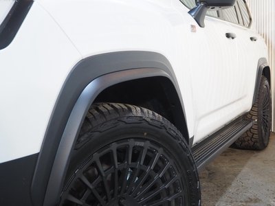 صورة 67 لـ 2025 Toyota LAND CRUISER 300