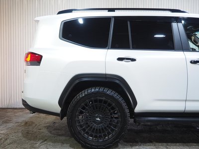 صورة 64 لـ 2025 Toyota LAND CRUISER 300