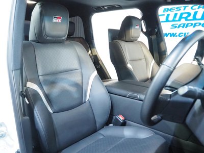 صورة 24 لـ 2025 Toyota LAND CRUISER 300