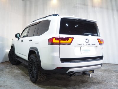صورة 60 لـ 2025 Toyota LAND CRUISER 300