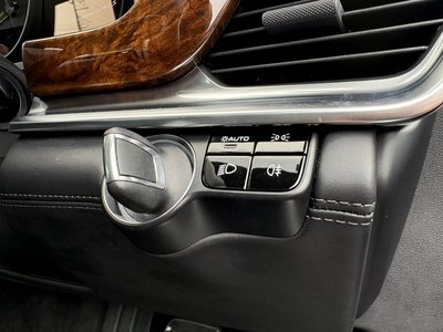 2018 Porsche PANAMERA thumbnail 51