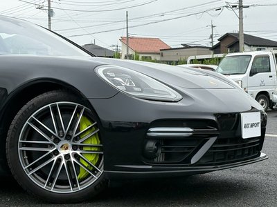2018 Porsche PANAMERA photo 6
