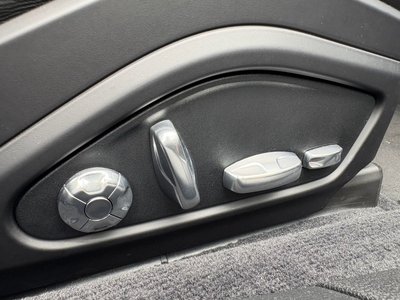 2018 Porsche PANAMERA thumbnail 49