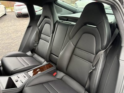2018 Porsche PANAMERA thumbnail 40