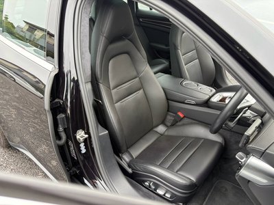 2018 Porsche PANAMERA thumbnail 34