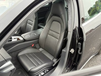 2018 Porsche PANAMERA thumbnail 38
