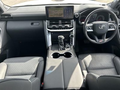 2023 Toyota LAND CRUISER 300 — миниатюра 4