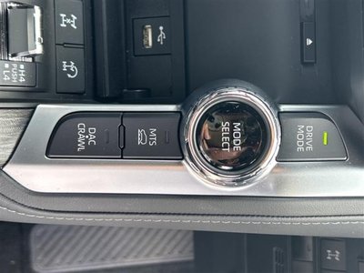 2023 Toyota LAND CRUISER 300 — миниатюра 13