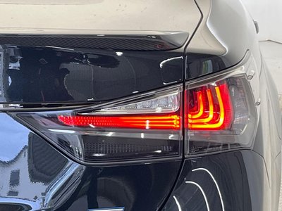 2017 Lexus GS F — миниатюра 28