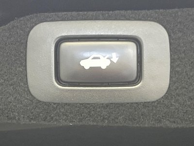 2017 Lexus GS F — миниатюра 17