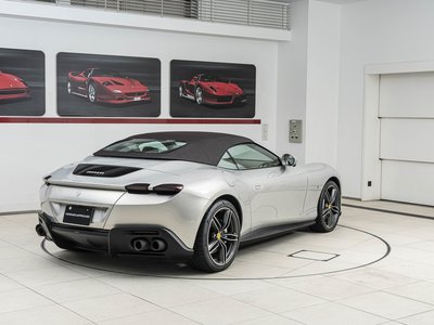 صورة 10 لـ 2025 Ferrari ROMA SPIDER