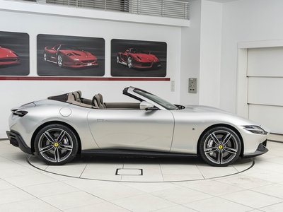 صورة 4 لـ 2025 Ferrari ROMA SPIDER