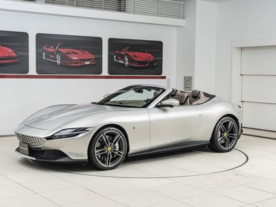 صورة 9 لـ 2025 Ferrari ROMA SPIDER