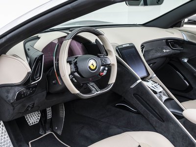 صورة 16 لـ 2025 Ferrari ROMA SPIDER