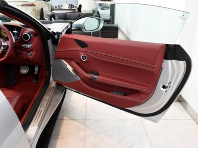 صورة 15 لـ 2020 Ferrari PORTOFINO