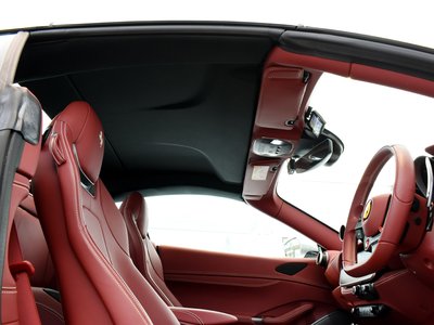 صورة 10 لـ 2020 Ferrari PORTOFINO