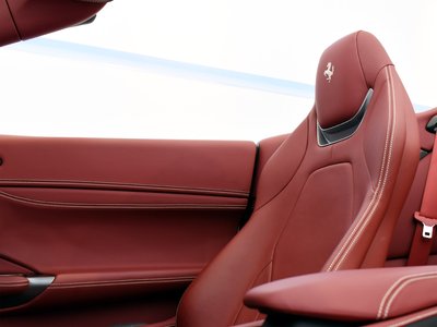 صورة 11 لـ 2020 Ferrari PORTOFINO