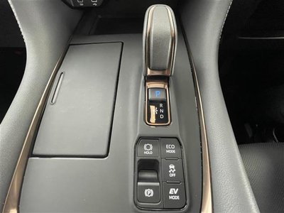 2025 Toyota ALPHARD — фото 8