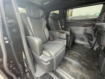 2025 Toyota ALPHARD — фото 24