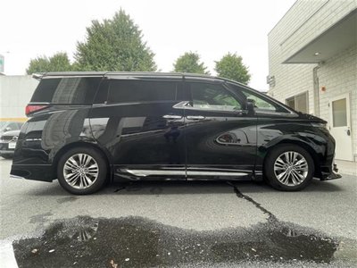 2025 Toyota ALPHARD — фото 38