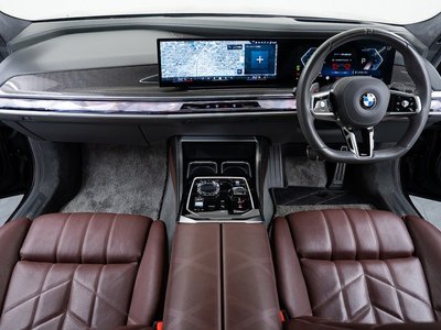 2022 BMW 7 SERIES photo 7