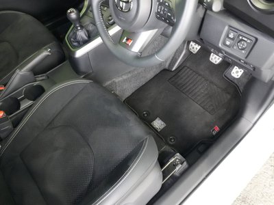 صورة 39 لـ 2025 Toyota GR YARIS