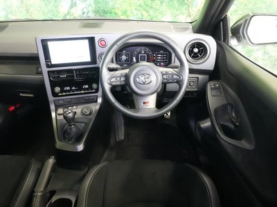 صورة 7 لـ 2025 Toyota GR YARIS