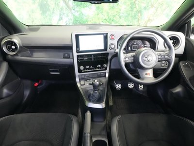 صورة 6 لـ 2025 Toyota GR YARIS