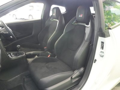 صورة 42 لـ 2025 Toyota GR YARIS