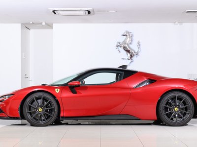 صورة 10 لـ 2021 Ferrari SF90 STRADALE