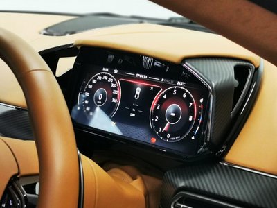 2025 Aston Martin VANTAGE — миниатюра 12