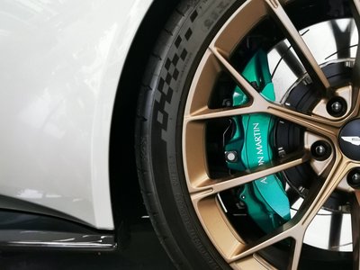 2025 Aston Martin VANTAGE — миниатюра 6