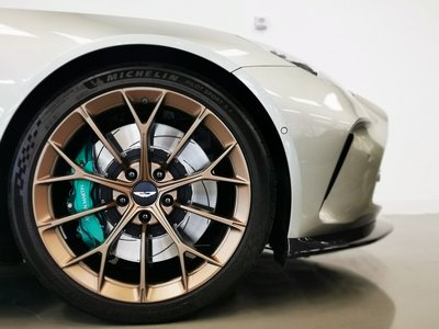 2025 Aston Martin VANTAGE — миниатюра 4