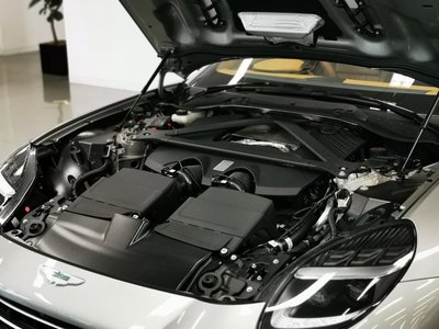 2025 Aston Martin VANTAGE — миниатюра 23