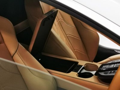 2025 Aston Martin VANTAGE — миниатюра 19
