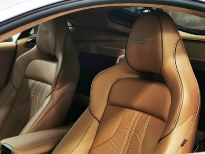 2025 Aston Martin VANTAGE — миниатюра 18
