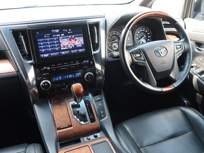صورة 57 لـ 2016 Toyota ALPHARD