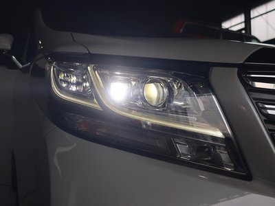 صورة 51 لـ 2016 Toyota ALPHARD