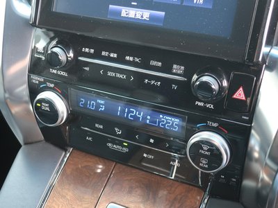 صورة 62 لـ 2016 Toyota ALPHARD