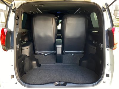 صورة 25 لـ 2016 Toyota ALPHARD