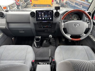 2015 Toyota LAND CRUISER 70 thumbnail 19