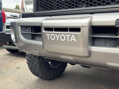 2015 Toyota LAND CRUISER 70 thumbnail 17