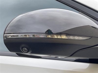2023 Mercedes-BENZ C-CLASS AMG thumbnail 41