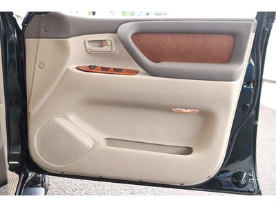 2002 Toyota LAND CRUISER 100 照片 38