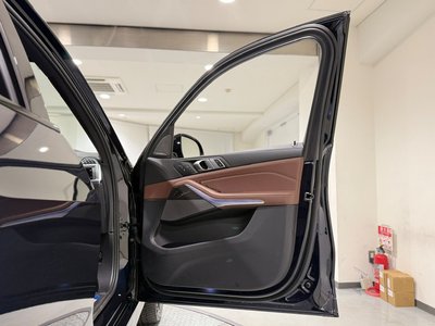 صورة 9 لـ 2025 BMW X5