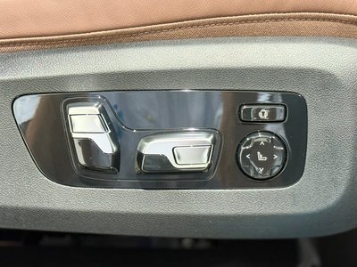 صورة 8 لـ 2025 BMW X5