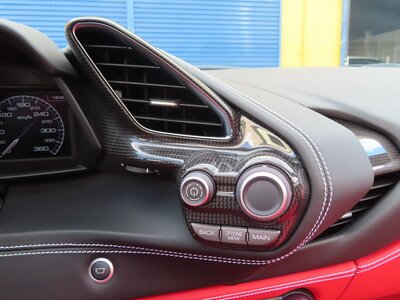 2016 Ferrari 488 SPIDER 照片 90