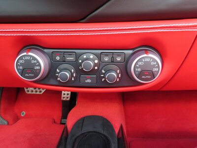 2016 Ferrari 488 SPIDER 照片 92